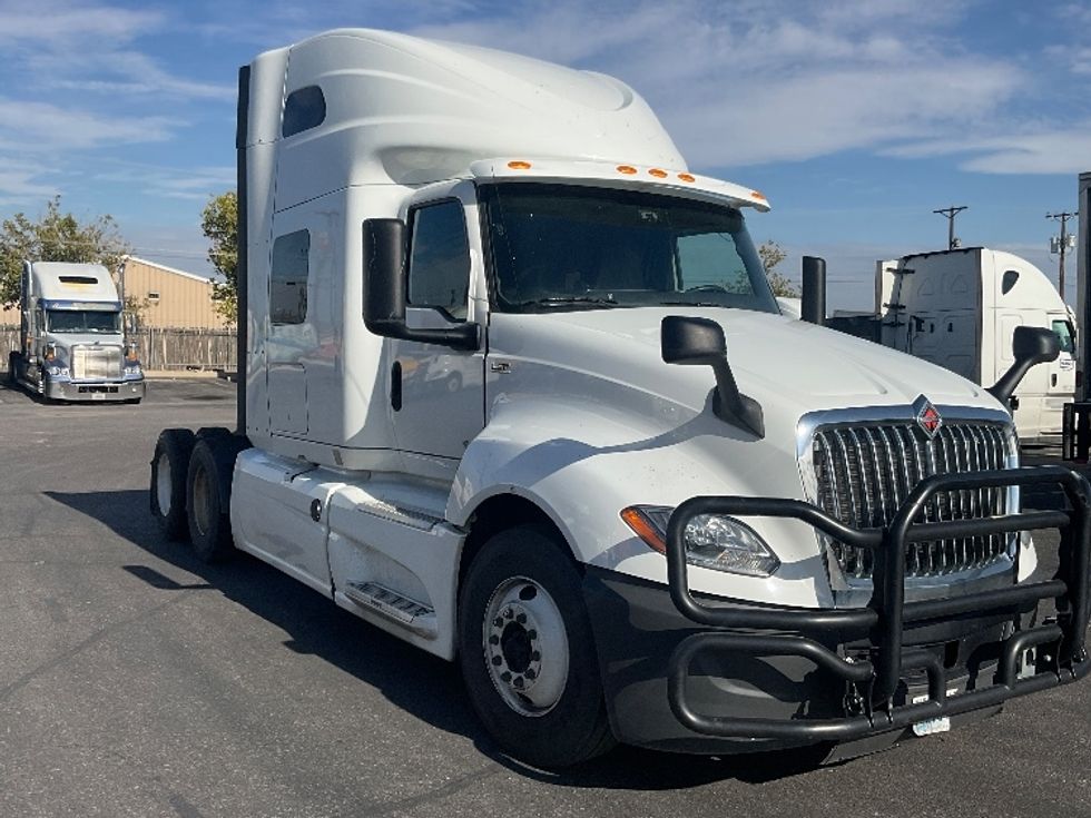 Sleeper Tractor-Heavy Duty Tractors-International-2019-LT625-El Paso-TX-771,443\n\t\tmiles-$ 29,000 - Image 1