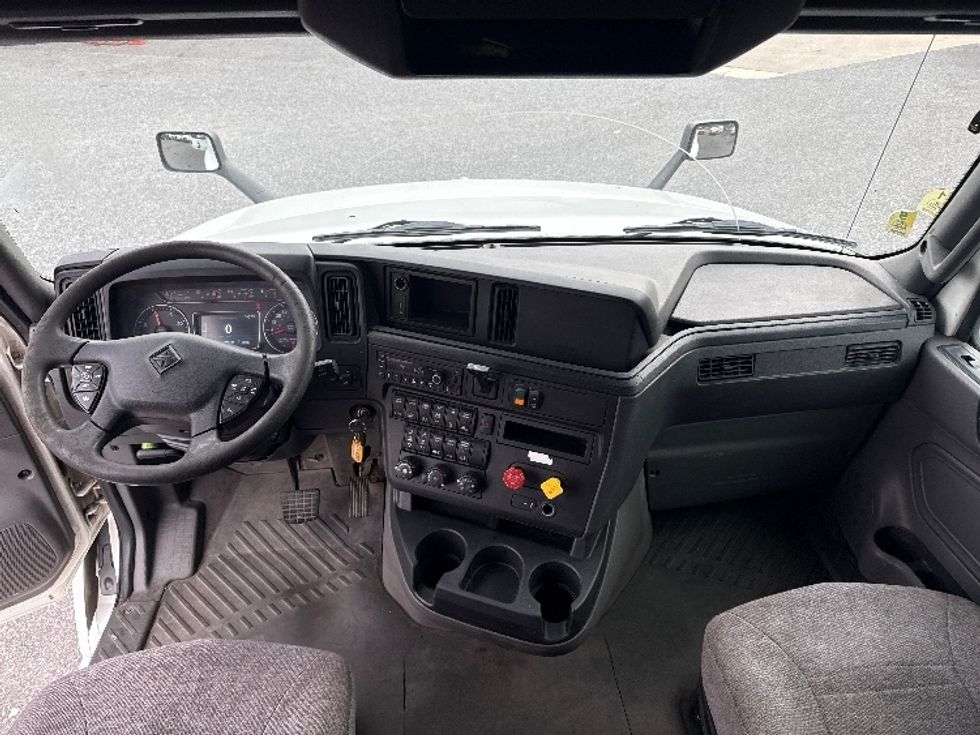 Sleeper Tractor-Heavy Duty Tractors-International-2019-LT625-Essex-MD-388,368\n\t\tmiles-$ 43,750 - Image 11