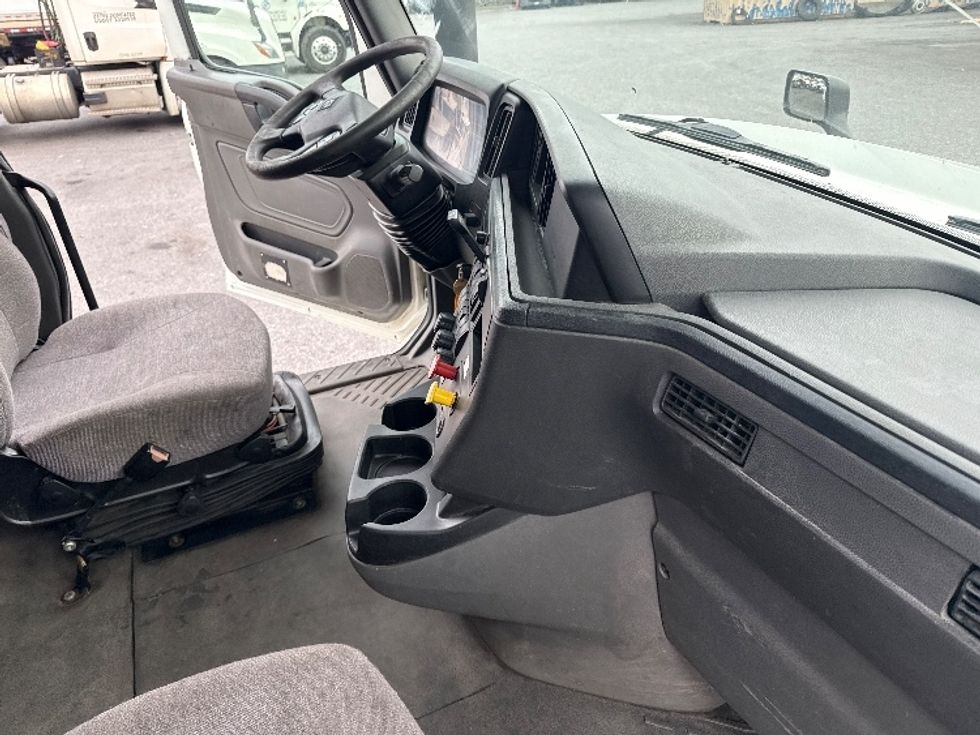 Sleeper Tractor-Heavy Duty Tractors-International-2019-LT625-Essex-MD-388,368\n\t\tmiles-$ 43,750 - Image 14