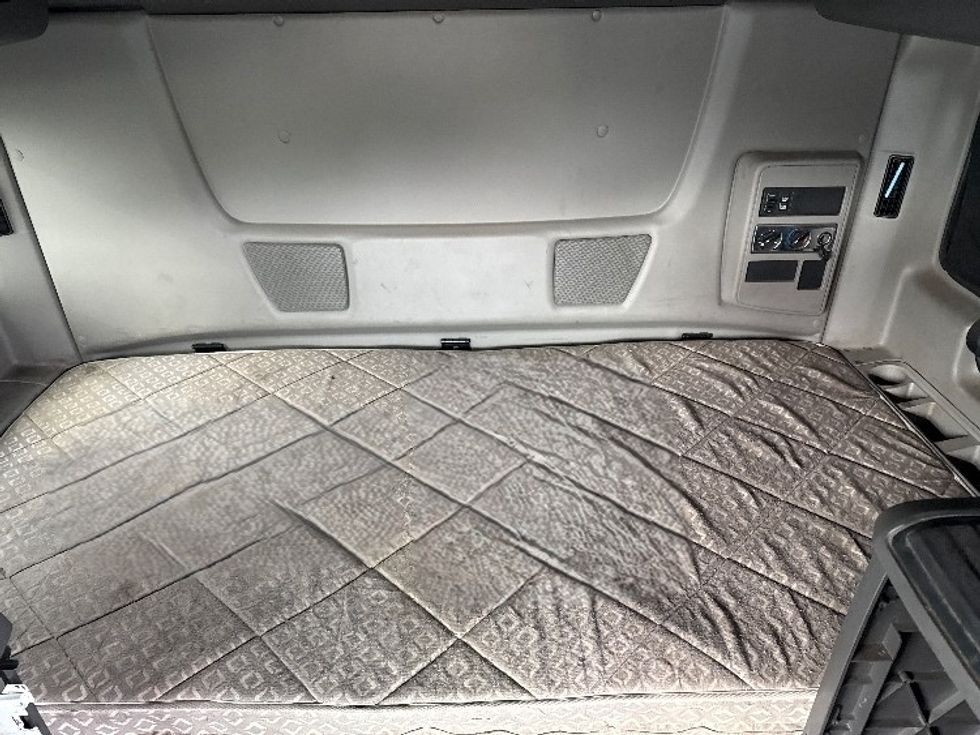 Sleeper Tractor-Heavy Duty Tractors-International-2019-LT625-Essex-MD-388,368\n\t\tmiles-$ 43,750 - Image 16