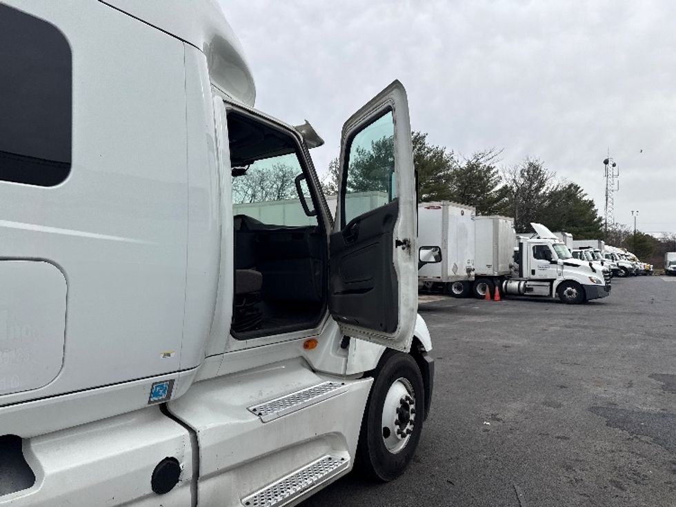 Sleeper Tractor-Heavy Duty Tractors-International-2019-LT625-Essex-MD-401,283\n\t\tmiles-$ 43,000 - Image 12