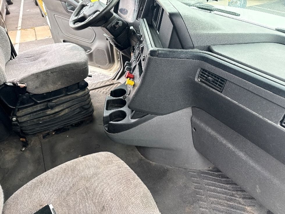 Sleeper Tractor-Heavy Duty Tractors-International-2019-LT625-Essex-MD-401,283\n\t\tmiles-$ 43,000 - Image 14