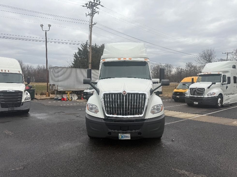 Sleeper Tractor-Heavy Duty Tractors-International-2019-LT625-Essex-MD-401,283\n\t\tmiles-$ 43,000 - Image 2