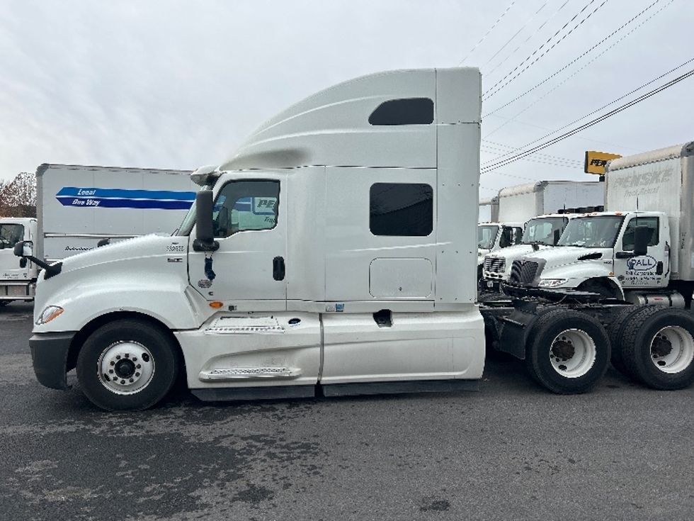 Sleeper Tractor-Heavy Duty Tractors-International-2019-LT625-Essex-MD-401,283\n\t\tmiles-$ 43,000 - Image 4