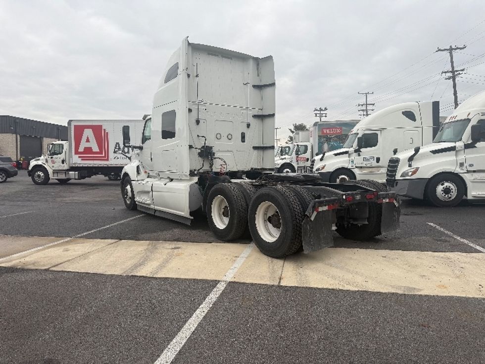 Sleeper Tractor-Heavy Duty Tractors-International-2019-LT625-Essex-MD-401,283\n\t\tmiles-$ 43,000 - Image 5