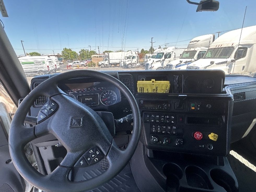 Sleeper Tractor-Heavy Duty Tractors-International-2019-LT625-Fontana-CA-579,534\n\t\tmiles-$ 43,500 - Image 11