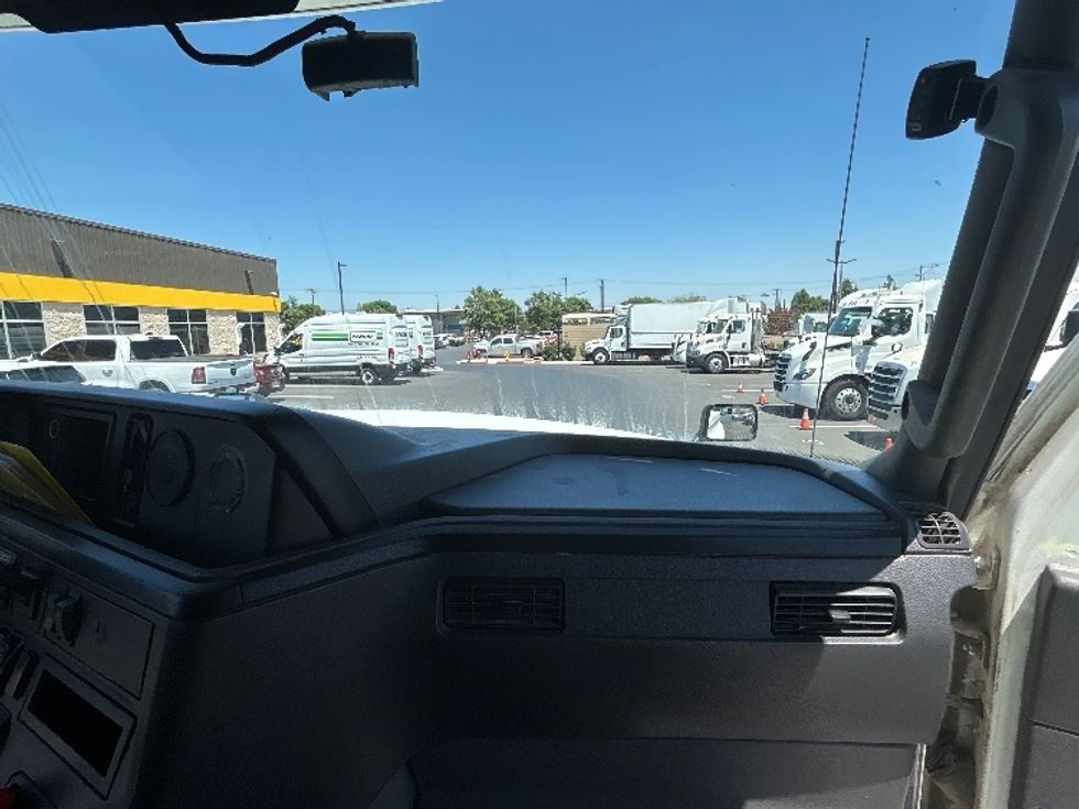 Sleeper Tractor-Heavy Duty Tractors-International-2019-LT625-Fontana-CA-579,534\n\t\tmiles-$ 43,500 - Image 14