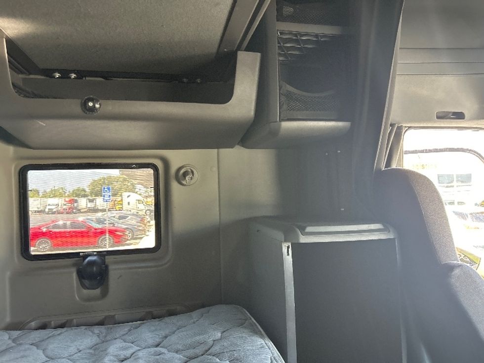 Sleeper Tractor-Heavy Duty Tractors-International-2019-LT625-Fontana-CA-579,534\n\t\tmiles-$ 43,500 - Image 18