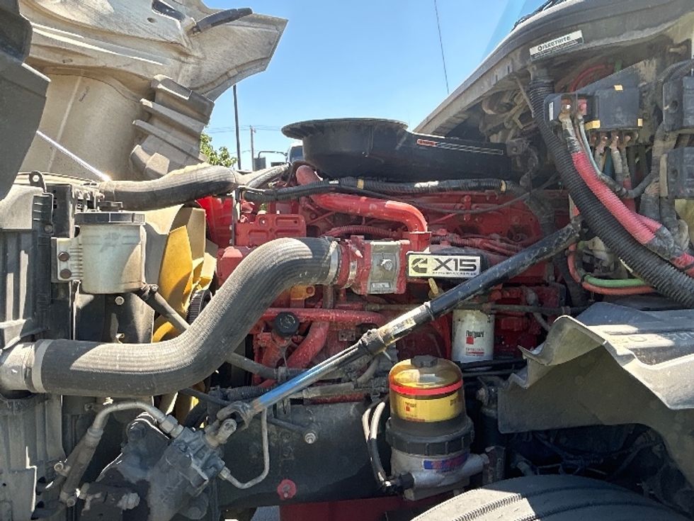 Sleeper Tractor-Heavy Duty Tractors-International-2019-LT625-Fontana-CA-579,534\n\t\tmiles-$ 43,500 - Image 21