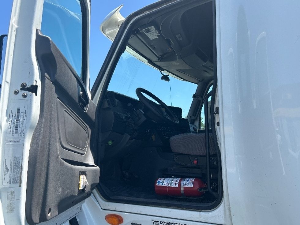 Sleeper Tractor-Heavy Duty Tractors-International-2019-LT625-Fontana-CA-579,534\n\t\tmiles-$ 43,500 - Image 9