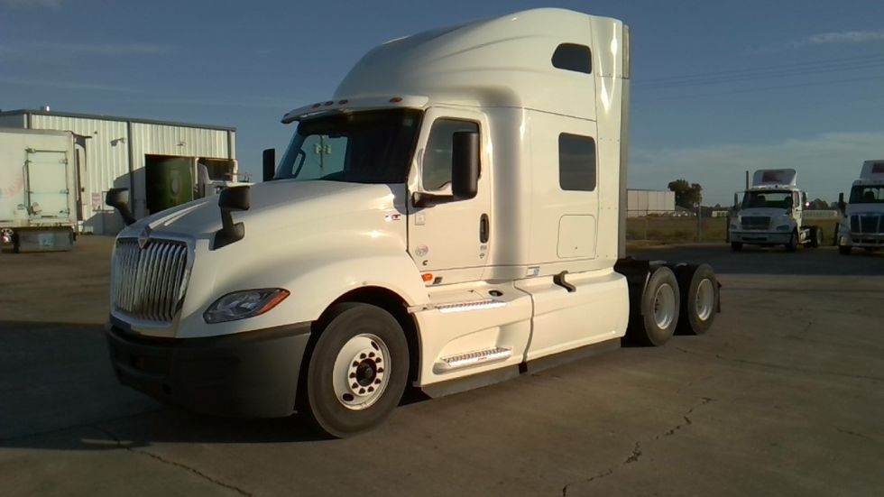 Sleeper Tractor-Heavy Duty Tractors-International-2019-LT625-Forrest City-AR-488,958\n\t\tmiles-$ 43,250 - Image 3