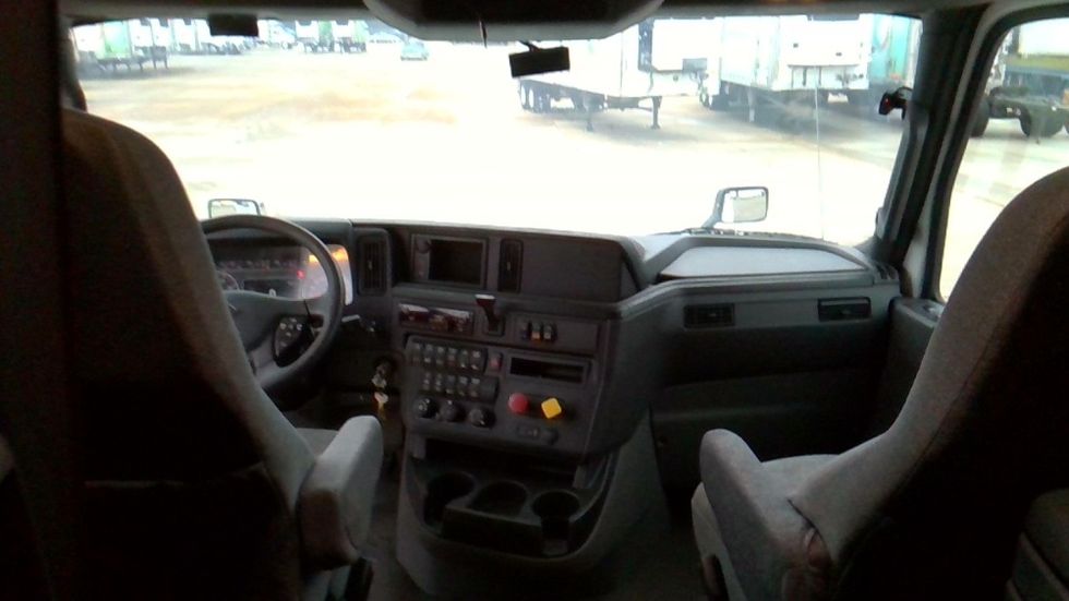 Sleeper Tractor-Heavy Duty Tractors-International-2019-LT625-Forrest City-AR-601,354\n\t\tmiles-$ 36,750 - Image 11