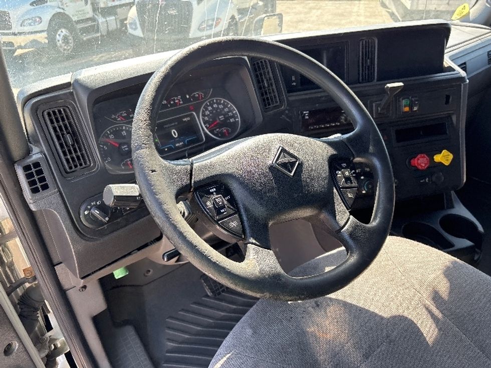 Sleeper Tractor-Heavy Duty Tractors-International-2019-LT625-Fresno-CA-431,404\n\t\tmiles-$ 44,000 - Image 10