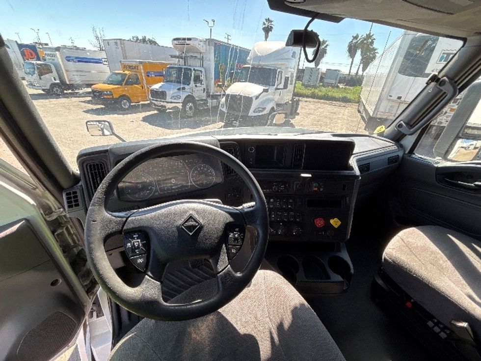 Sleeper Tractor-Heavy Duty Tractors-International-2019-LT625-Fresno-CA-431,404\n\t\tmiles-$ 44,000 - Image 11
