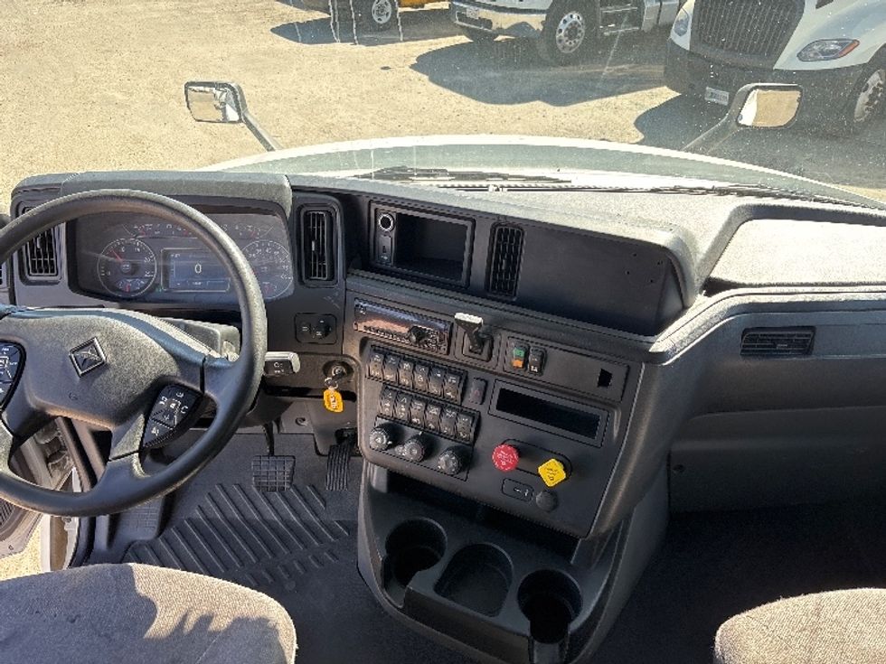 Sleeper Tractor-Heavy Duty Tractors-International-2019-LT625-Fresno-CA-431,404\n\t\tmiles-$ 44,000 - Image 12
