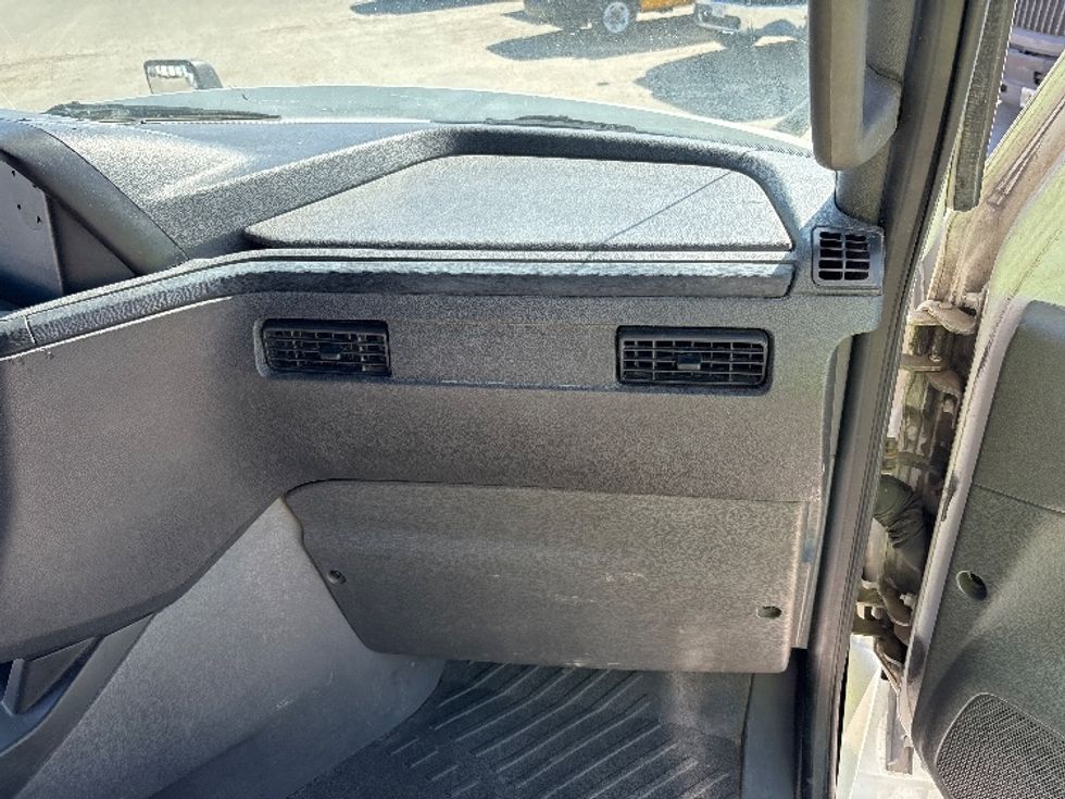 Sleeper Tractor-Heavy Duty Tractors-International-2019-LT625-Fresno-CA-431,404\n\t\tmiles-$ 44,000 - Image 14