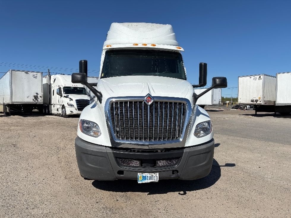 Sleeper Tractor-Heavy Duty Tractors-International-2019-LT625-Fresno-CA-431,404\n\t\tmiles-$ 44,000 - Image 2