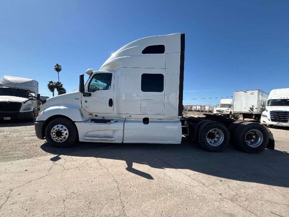 Sleeper Tractor-Heavy Duty Tractors-International-2019-LT625-Fresno-CA-431,404\n\t\tmiles-$ 44,000 - Image 4