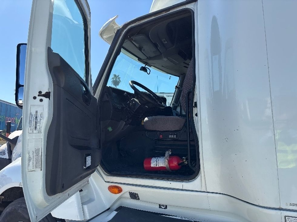 Sleeper Tractor-Heavy Duty Tractors-International-2019-LT625-Fresno-CA-431,404\n\t\tmiles-$ 44,000 - Image 9