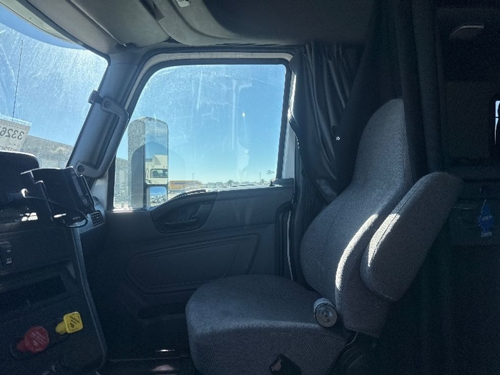 Sleeper Tractor-Heavy Duty Tractors-International-2019-LT625-Greeley-CO-253,715\n\t\tmiles-$ 56,750 - Image 10