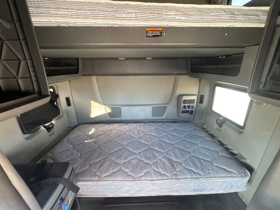 Sleeper Tractor-Heavy Duty Tractors-International-2019-LT625-Greeley-CO-253,715\n\t\tmiles-$ 56,750 - Image 16