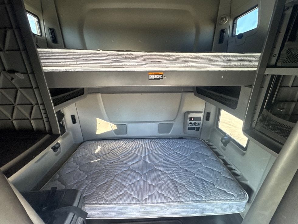 Sleeper Tractor-Heavy Duty Tractors-International-2019-LT625-Greeley-CO-253,715\n\t\tmiles-$ 56,750 - Image 17