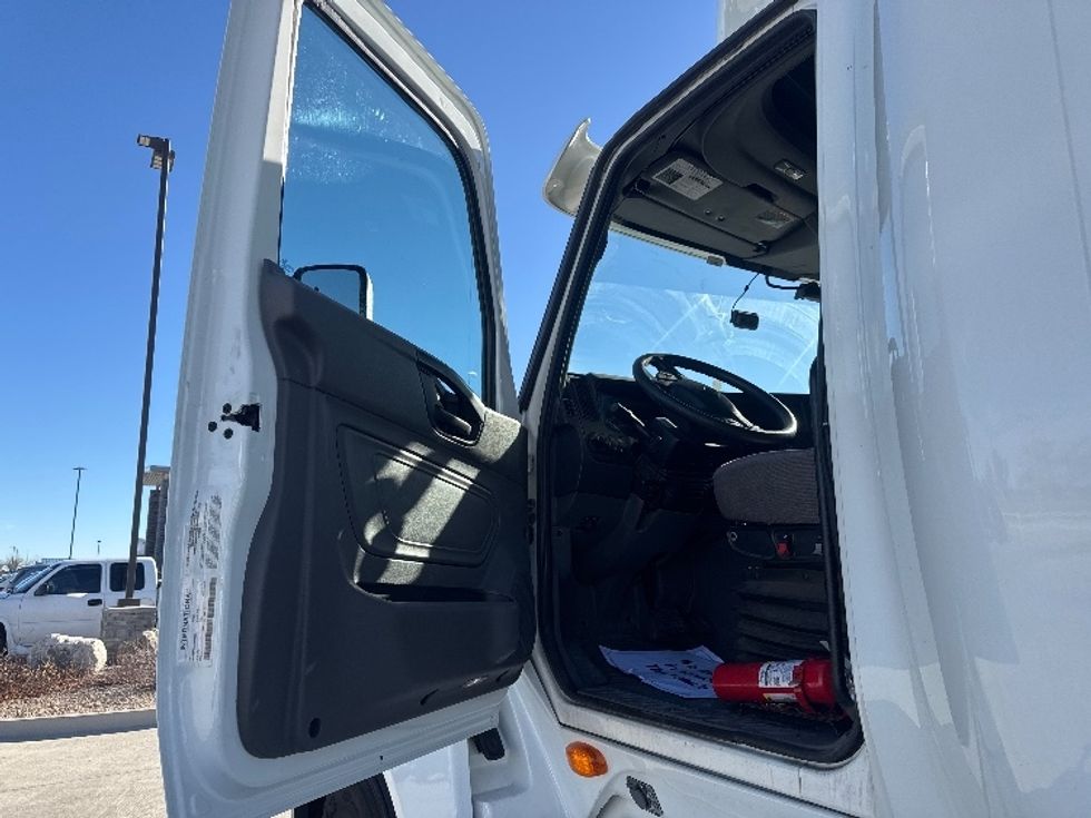 Sleeper Tractor-Heavy Duty Tractors-International-2019-LT625-Greeley-CO-253,715\n\t\tmiles-$ 56,750 - Image 9