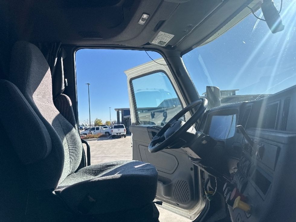 Sleeper Tractor-Heavy Duty Tractors-International-2019-LT625-Greeley-CO-441,786\n\t\tmiles-$ 49,250 - Image 15