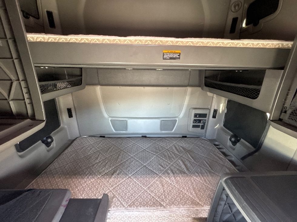 Sleeper Tractor-Heavy Duty Tractors-International-2019-LT625-Greeley-CO-441,786\n\t\tmiles-$ 49,250 - Image 19