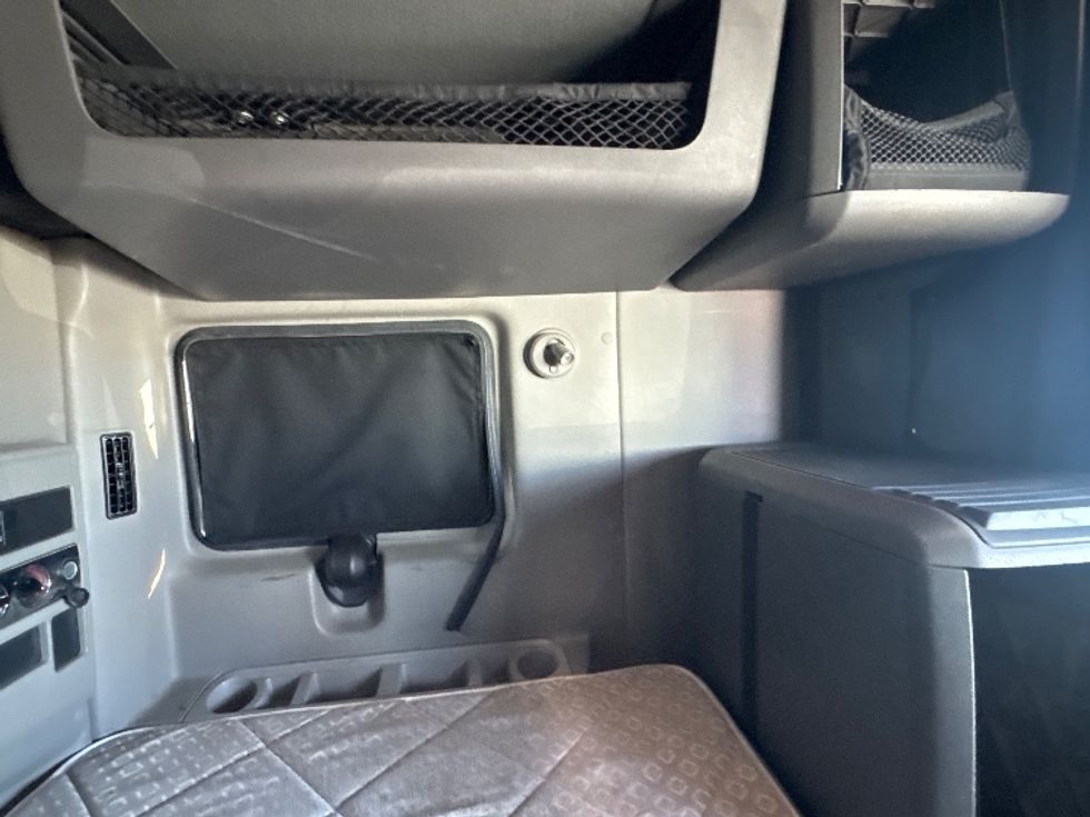 Sleeper Tractor-Heavy Duty Tractors-International-2019-LT625-Greeley-CO-441,786\n\t\tmiles-$ 49,250 - Image 20