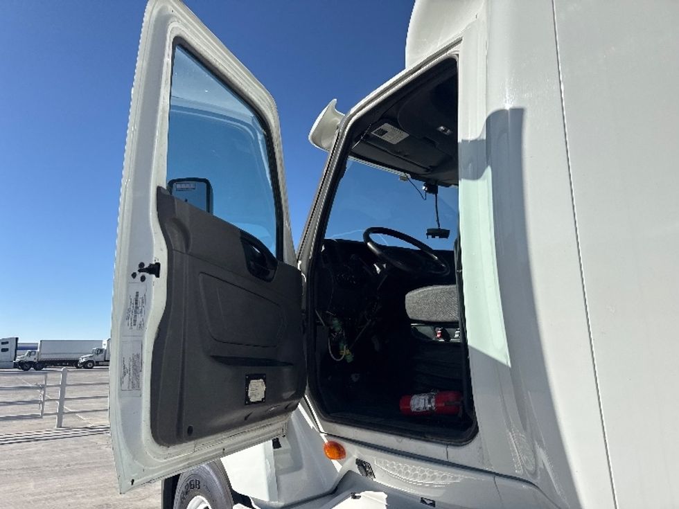 Sleeper Tractor-Heavy Duty Tractors-International-2019-LT625-Greeley-CO-441,786\n\t\tmiles-$ 49,250 - Image 9