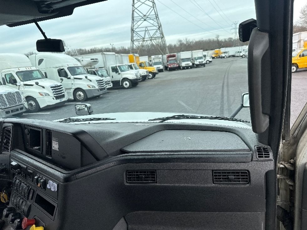 Sleeper Tractor-Heavy Duty Tractors-International-2019-LT625-Greensboro-NC-434,097\n\t\tmiles-$ 42,500 - Image 14