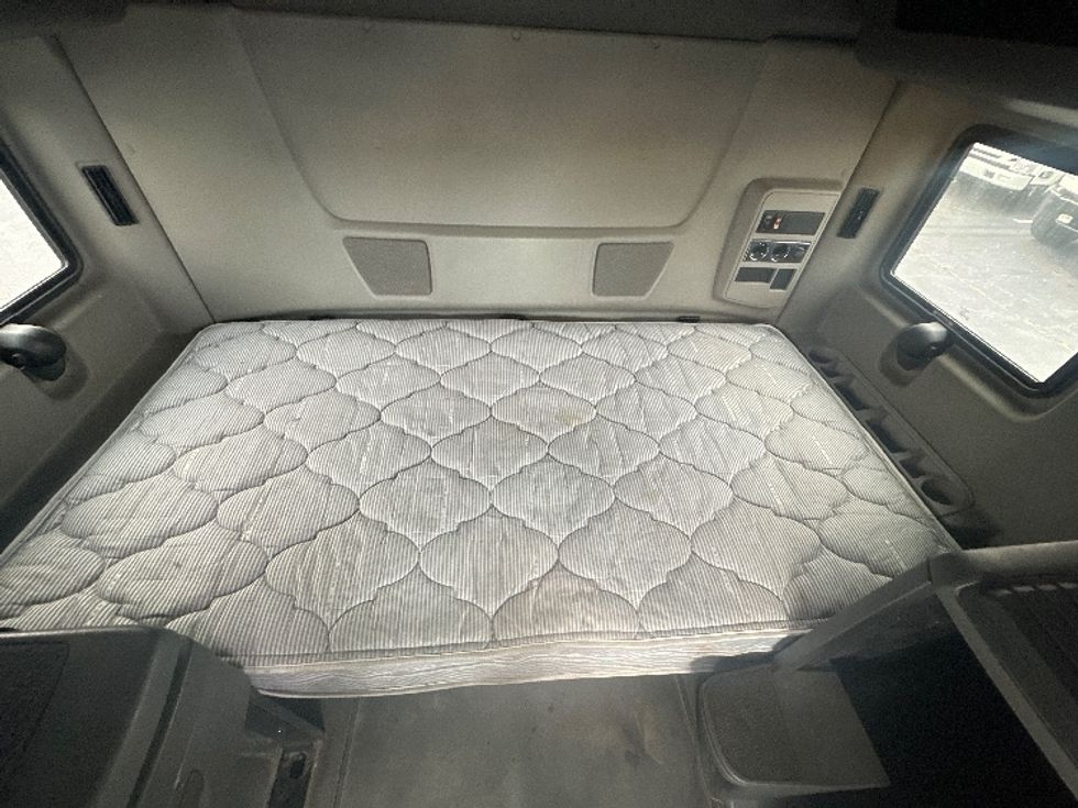 Sleeper Tractor-Heavy Duty Tractors-International-2019-LT625-Greensboro-NC-434,097\n\t\tmiles-$ 42,500 - Image 17