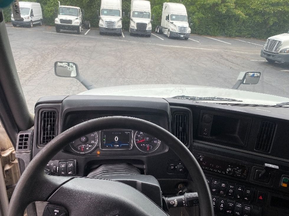 Sleeper Tractor-Heavy Duty Tractors-International-2019-LT625-Greensboro-NC-470,806\n\t\tmiles-$ 46,000 - Image 10
