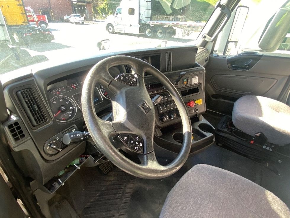 Sleeper Tractor-Heavy Duty Tractors-International-2019-LT625-Greensboro-NC-558,803\n\t\tmiles-$ 41,750 - Image 10