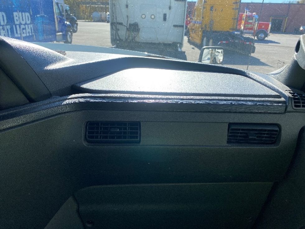 Sleeper Tractor-Heavy Duty Tractors-International-2019-LT625-Greensboro-NC-558,803\n\t\tmiles-$ 41,750 - Image 14