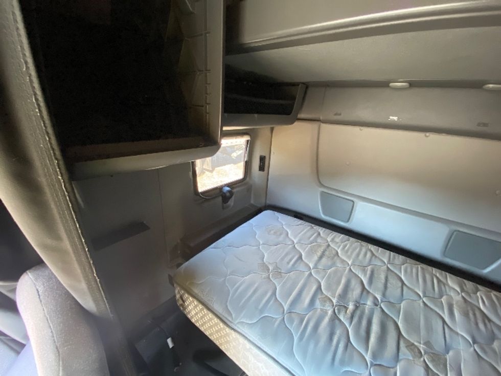 Sleeper Tractor-Heavy Duty Tractors-International-2019-LT625-Greensboro-NC-558,803\n\t\tmiles-$ 41,750 - Image 16