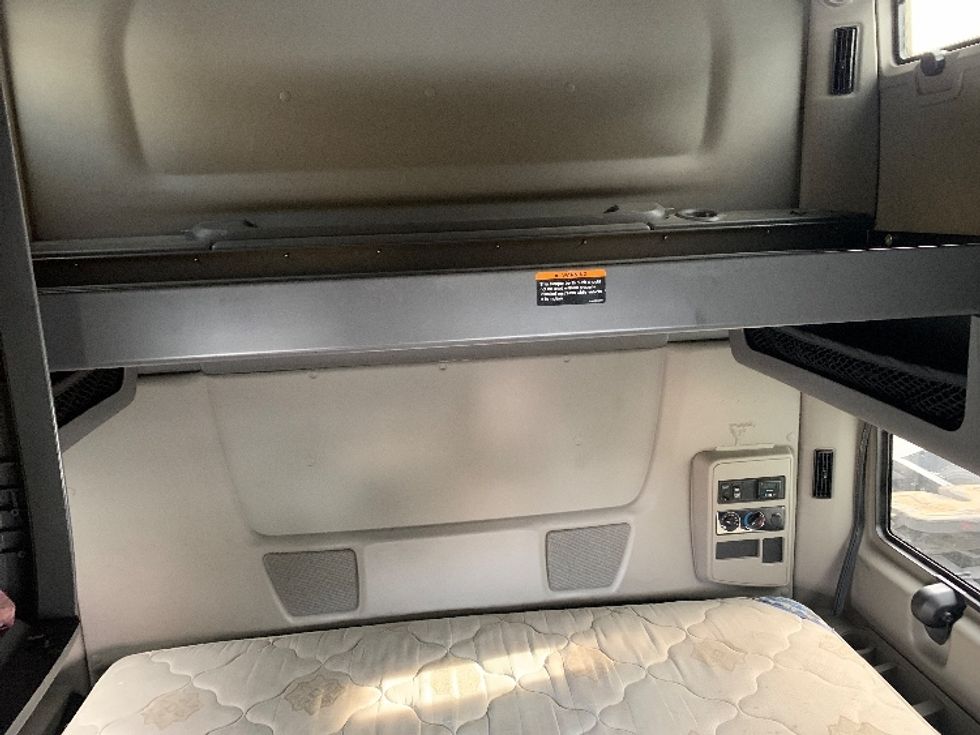 Sleeper Tractor-Heavy Duty Tractors-International-2019-LT625-Greensboro-NC-558,803\n\t\tmiles-$ 41,750 - Image 17