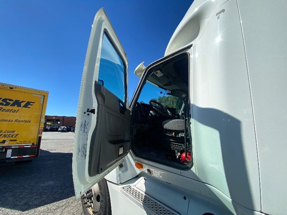 Sleeper Tractor-Heavy Duty Tractors-International-2019-LT625-Greensboro-NC-558,803\n\t\tmiles-$ 41,750 - Image 9