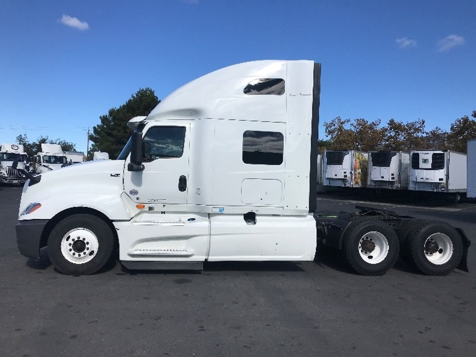 2019 International LT625 LT photo 4