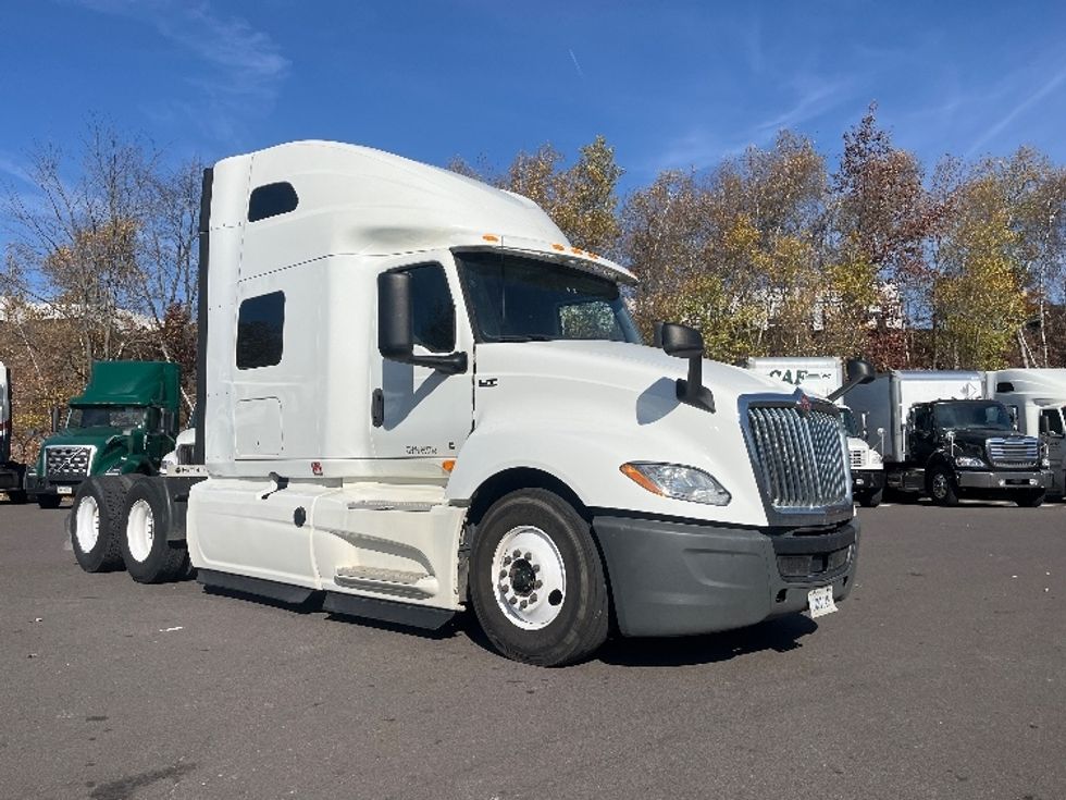 Sleeper Tractor-Heavy Duty Tractors-International-2019-LT625-Hazleton-PA-439,889\n\t\tmiles-$ 51,750 - Image 1