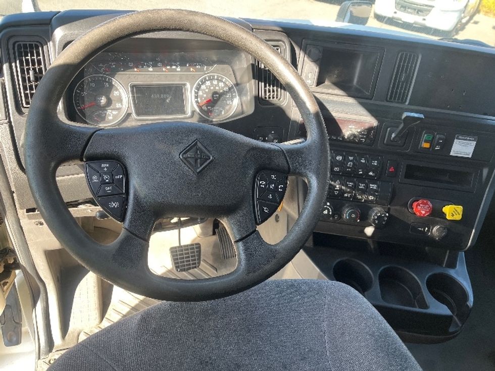 Sleeper Tractor-Heavy Duty Tractors-International-2019-LT625-Hazleton-PA-439,889\n\t\tmiles-$ 51,750 - Image 10