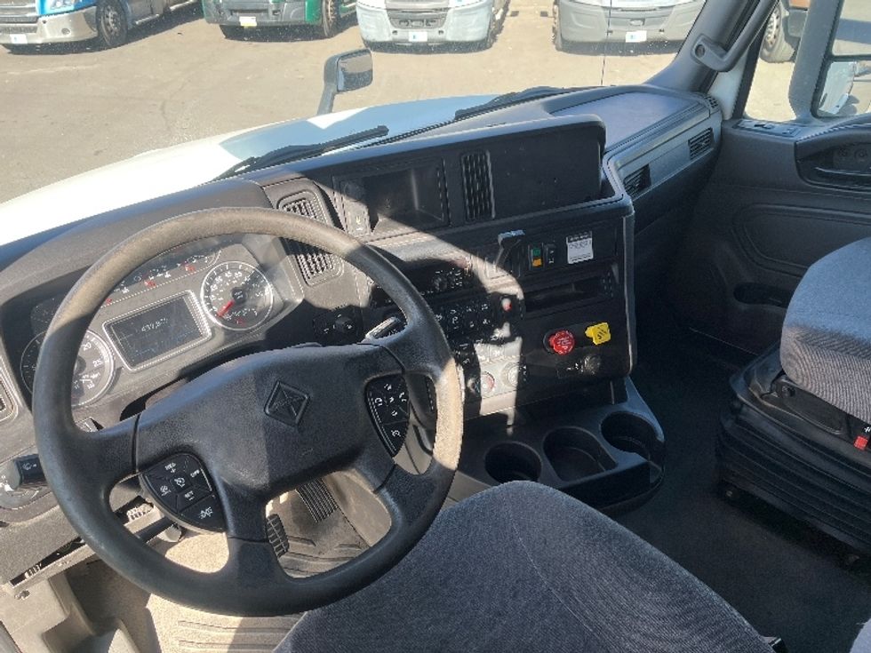 Sleeper Tractor-Heavy Duty Tractors-International-2019-LT625-Hazleton-PA-439,889\n\t\tmiles-$ 51,750 - Image 11