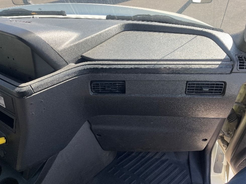 Sleeper Tractor-Heavy Duty Tractors-International-2019-LT625-Hazleton-PA-439,889\n\t\tmiles-$ 51,750 - Image 14