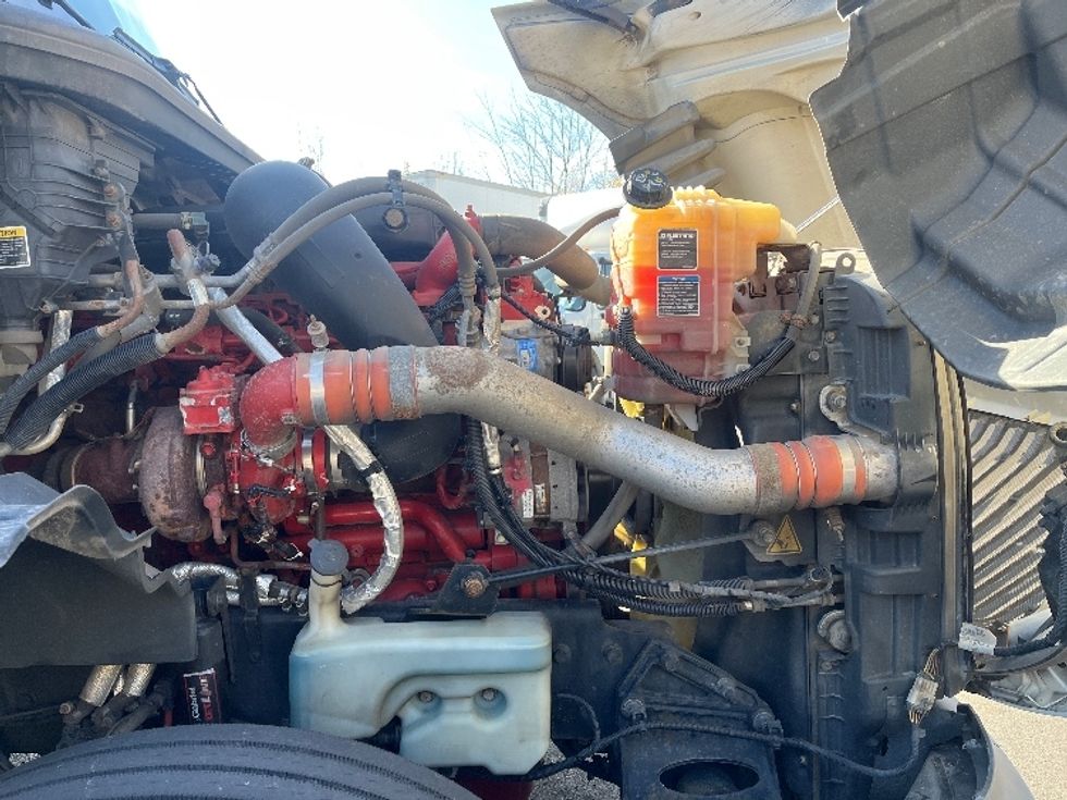 Sleeper Tractor-Heavy Duty Tractors-International-2019-LT625-Hazleton-PA-439,889\n\t\tmiles-$ 51,750 - Image 20