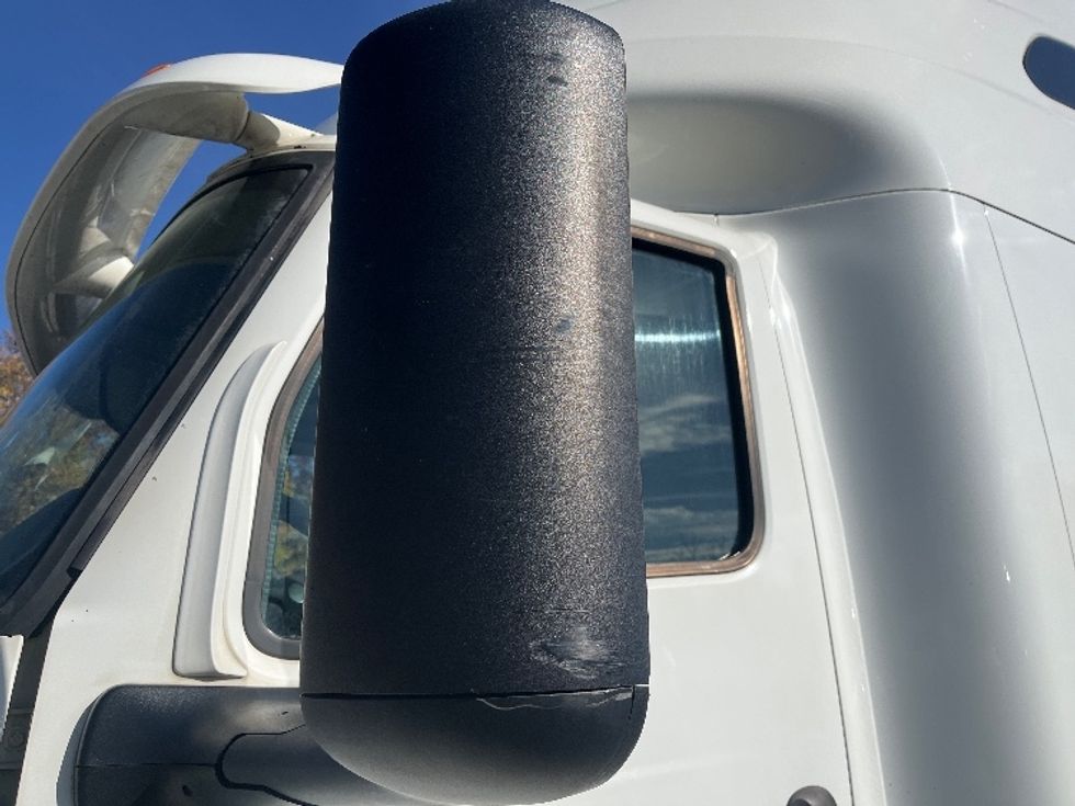 Sleeper Tractor-Heavy Duty Tractors-International-2019-LT625-Hazleton-PA-439,889\n\t\tmiles-$ 51,750 - Image 24