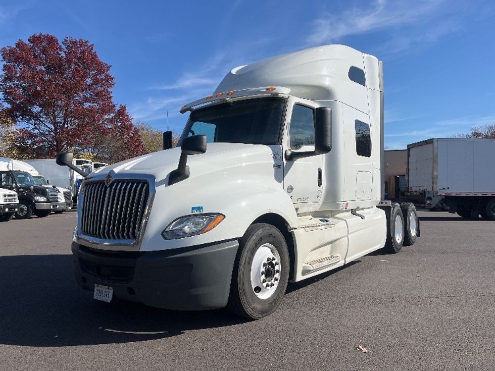 Sleeper Tractor-Heavy Duty Tractors-International-2019-LT625-Hazleton-PA-439,889\n\t\tmiles-$ 51,750 - Image 3
