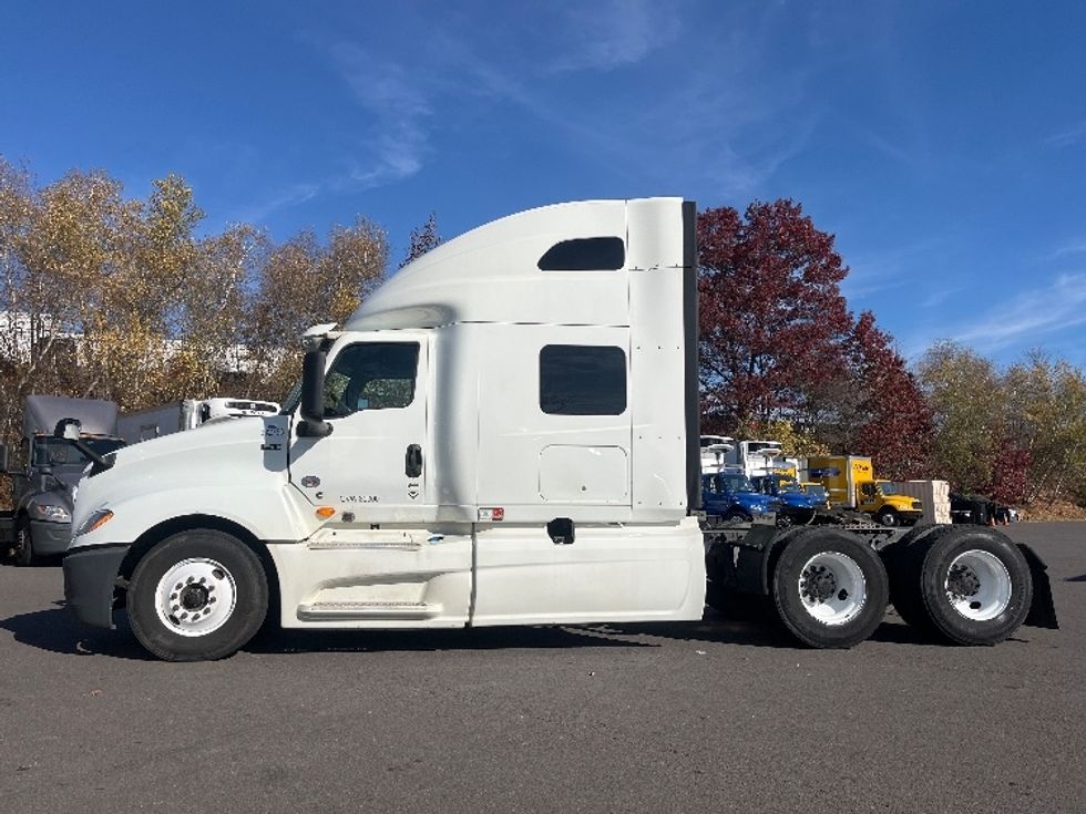 Sleeper Tractor-Heavy Duty Tractors-International-2019-LT625-Hazleton-PA-439,889\n\t\tmiles-$ 51,750 - Image 4
