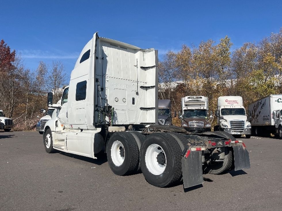 Sleeper Tractor-Heavy Duty Tractors-International-2019-LT625-Hazleton-PA-439,889\n\t\tmiles-$ 51,750 - Image 5