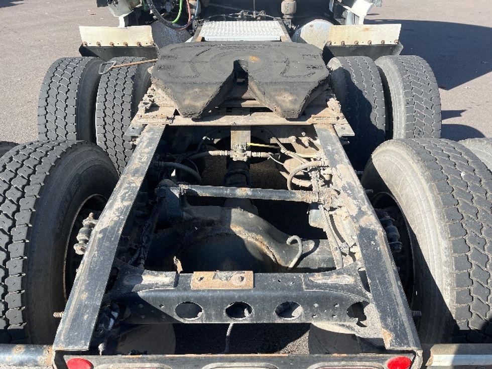 Sleeper Tractor-Heavy Duty Tractors-International-2019-LT625-Hazleton-PA-439,889\n\t\tmiles-$ 51,750 - Image 6